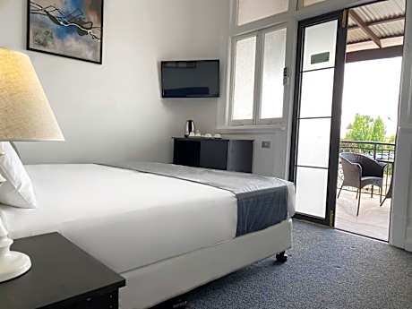 Triple Room with Balcony