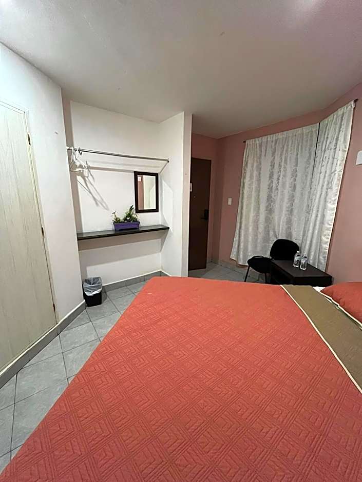 Hotel Residencial Edzná Calle 10