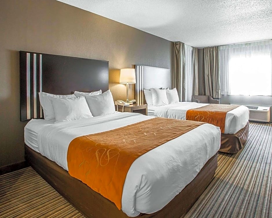 Holiday Inn Express & Suites Hayward, an IHG Hotel