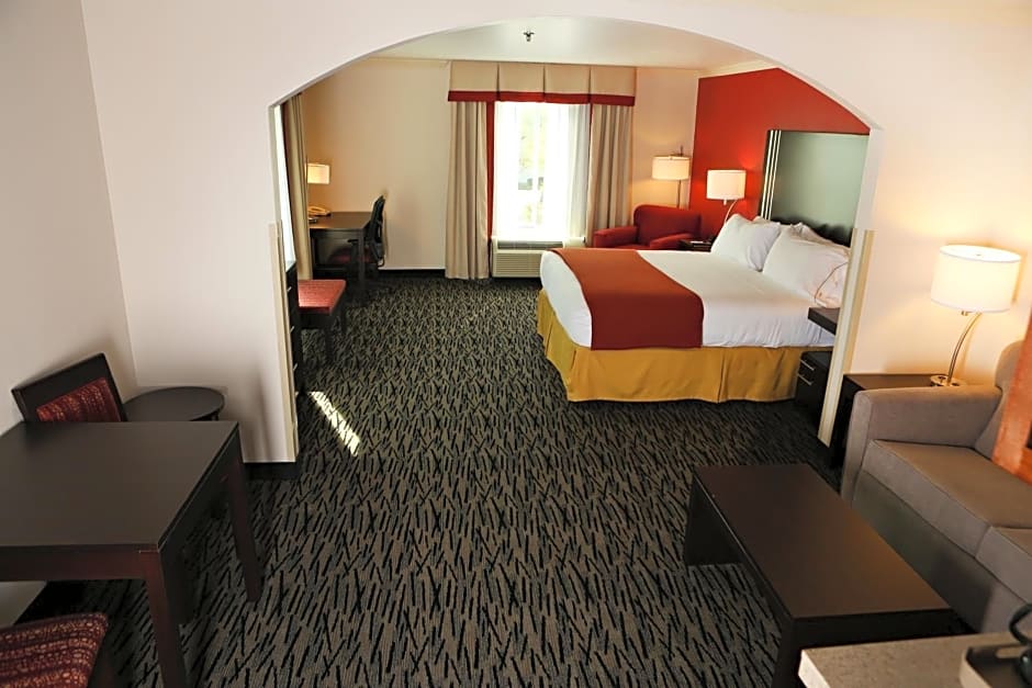 Holiday Inn Express Hotel & Suites - Sumter, an IHG Hotel