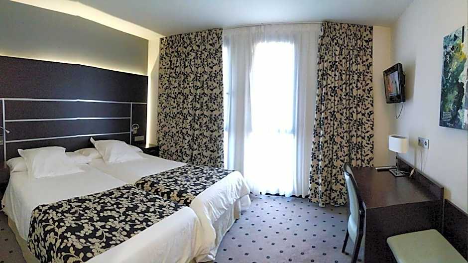 Photo 1 of 10 of 1 Double Bed or 2 Beds