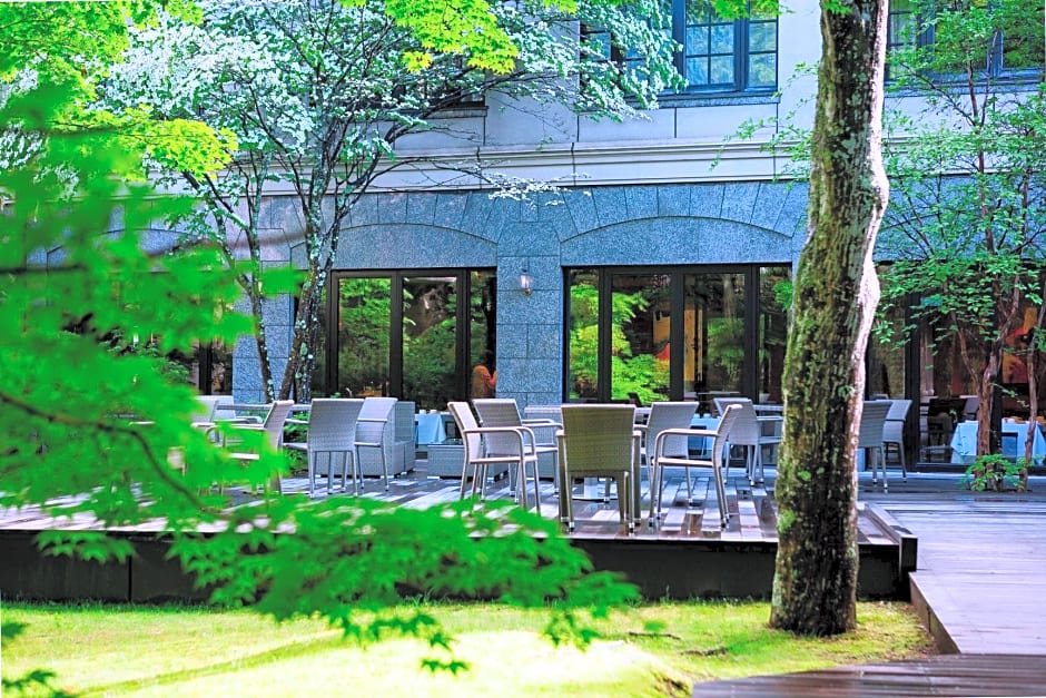 Kyukaruizawa Kikyo, Curio Collection by Hilton