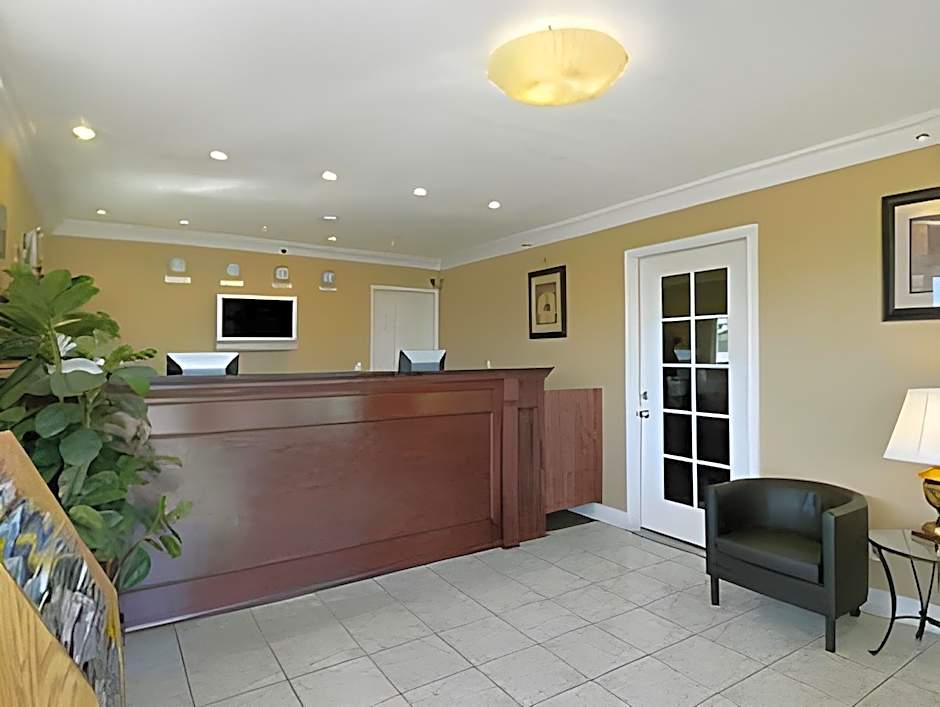 Park Avenue Inn & Suites