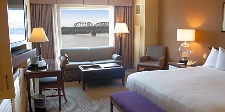 Deluxe Room, Riverview, 1 King, Non-Smoking