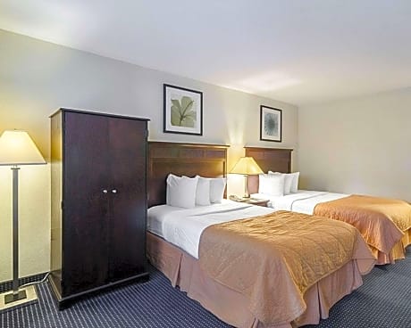 Double Room with Two Double Beds - Disability Access