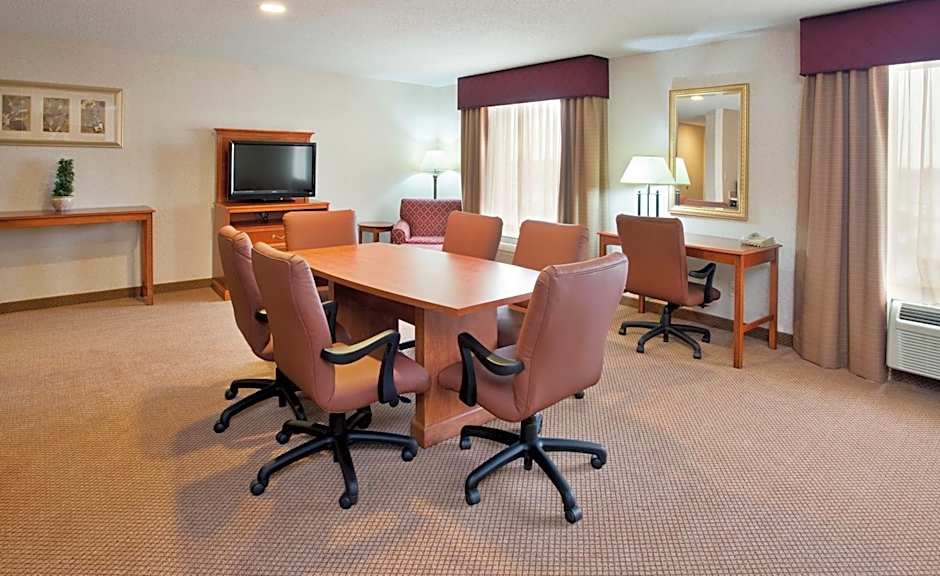 Seasons Inn & Suites Highland