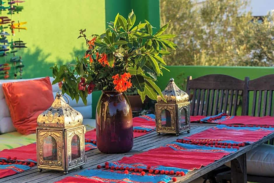 AMAZIGH HOSTEL Rooms & Dorm with Share Kitchen