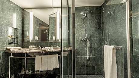 Classic Quadruple Room