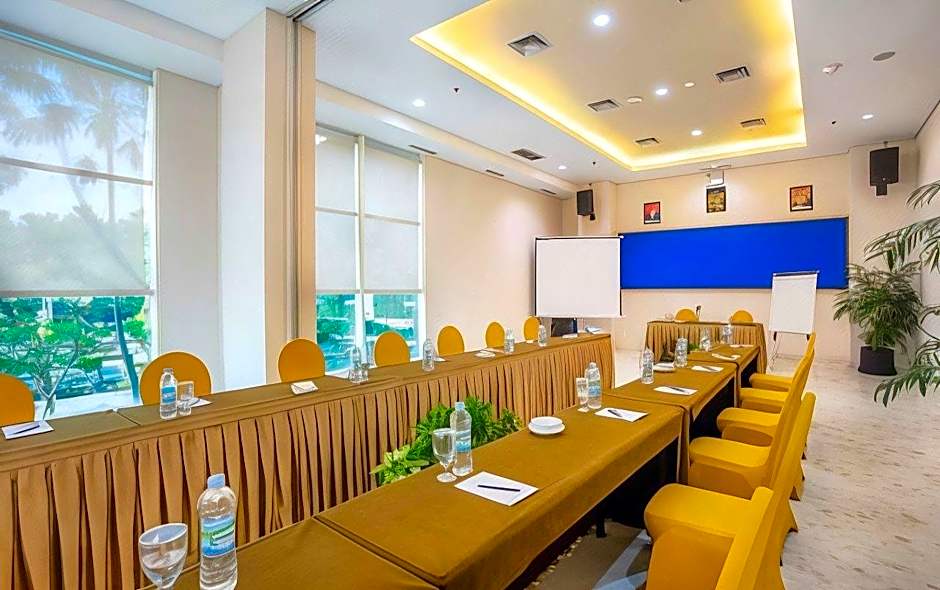 CLARO KENDARI (ex. Grand Clarion Hotel & Convention)