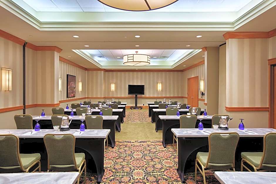Hilton Suites Chicago Oak Brook