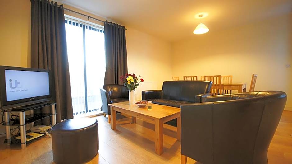 Crompton Court Apartments