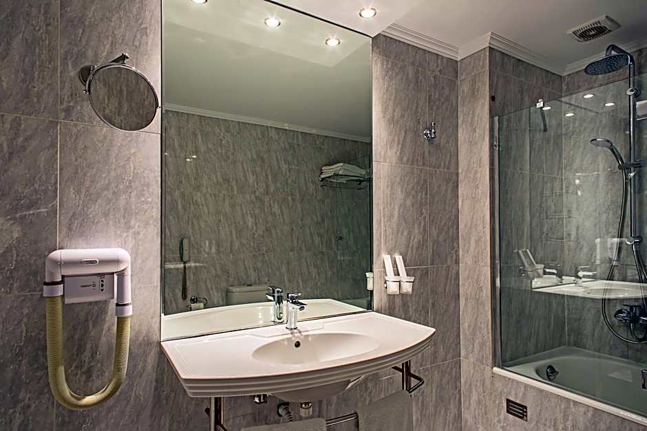 Airotel Stratos Vassilikos Hotel