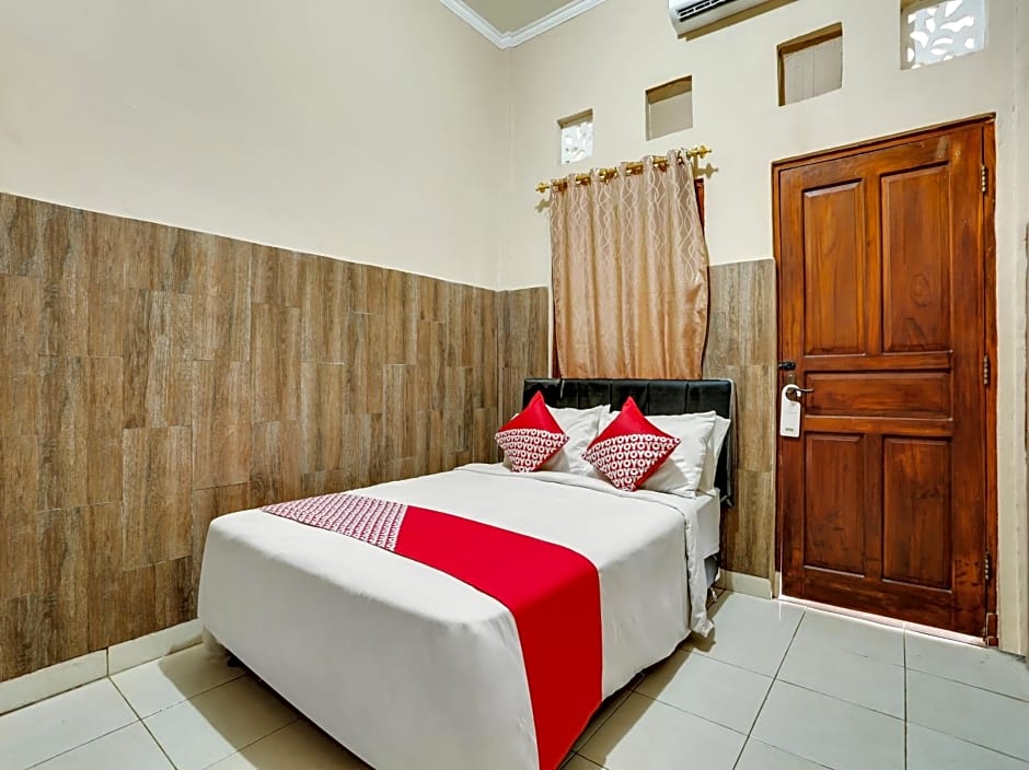 OYO 90908 Handika Jaya Mm