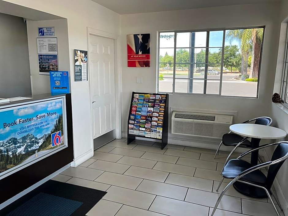 Motel 6-Visalia, CA
