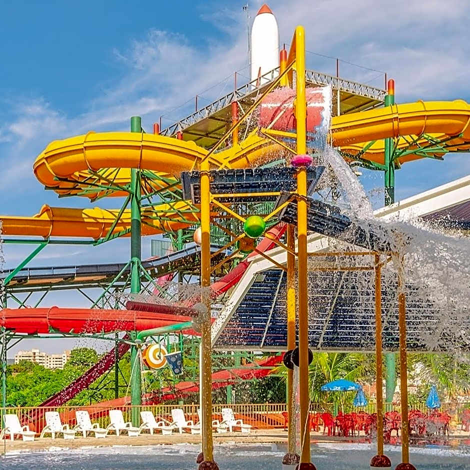 Spazzio diRoma com entrada ao Acquapark Gratuito, Apartamento 840 vista para a Piscina