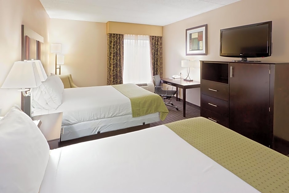 Holiday Inn Express Hotel & Suites Charleston-Southridge