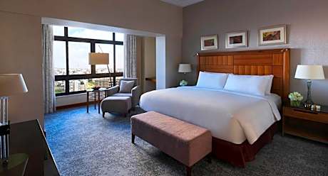 One-Bedroom King Suite with Sofa Bed - Non-Smoking