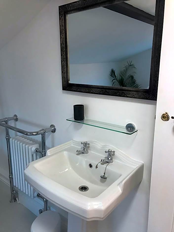 Ye Olde Saddlery B&B