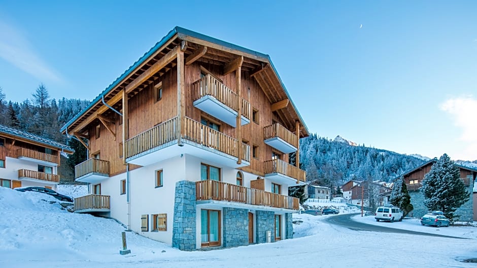 Vacancéole - Résidence Les Chalets de la Ramoure