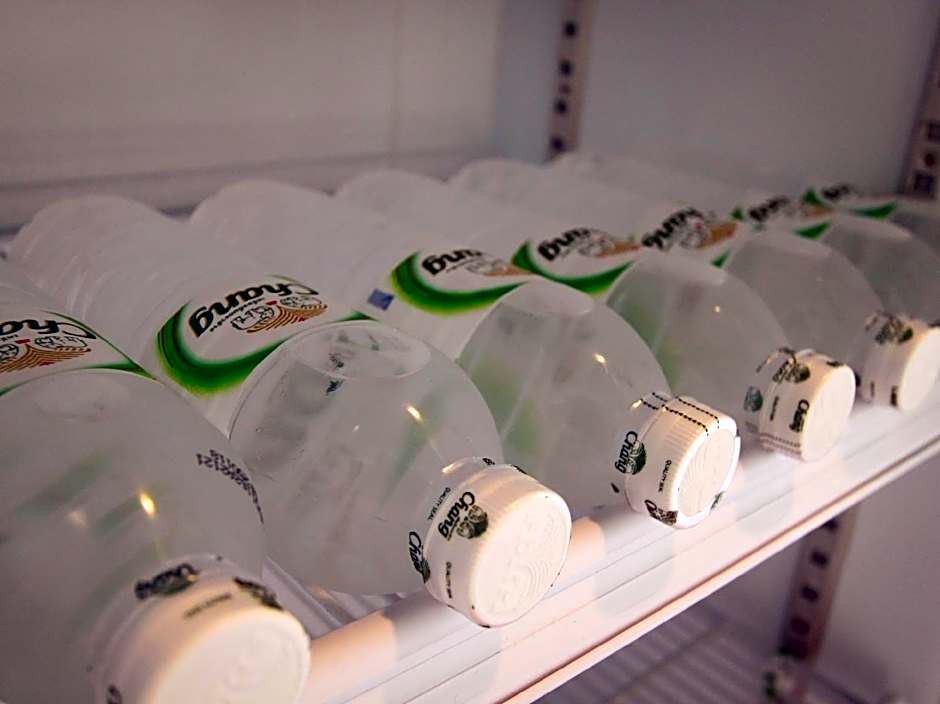 The Zell Budget Hotel Buriam