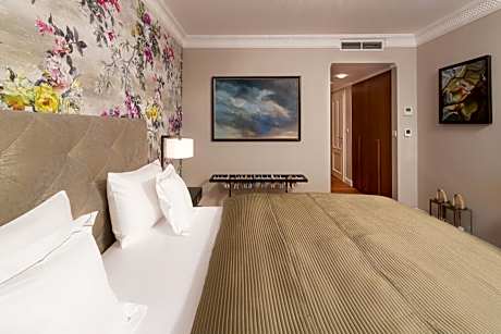 Duplex Suite with Wellness Access