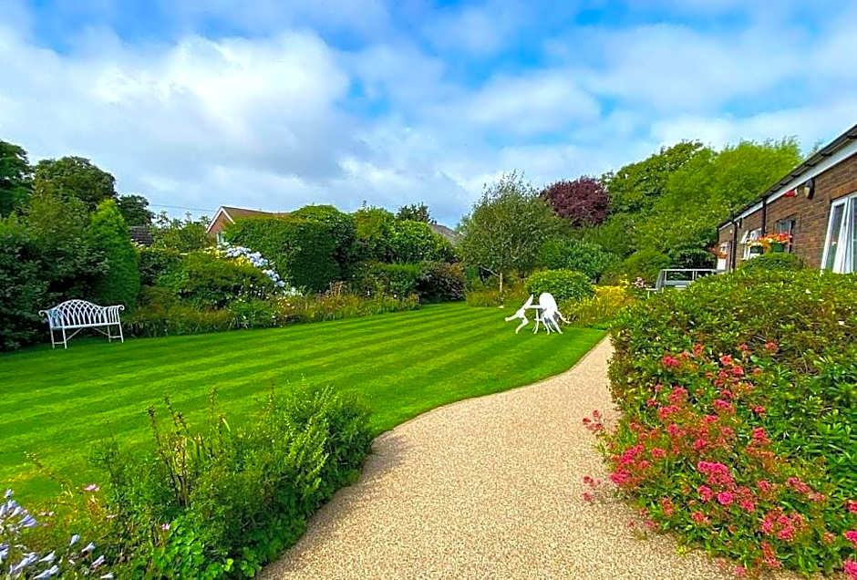 The Coast Yard B & B and Garden Chalets