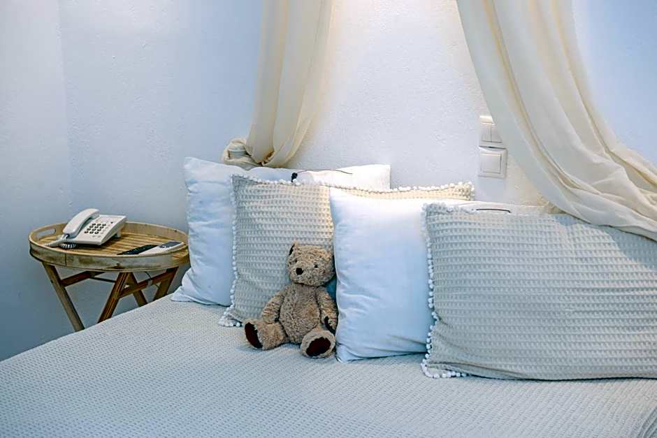 Margarita Studios Ambelas