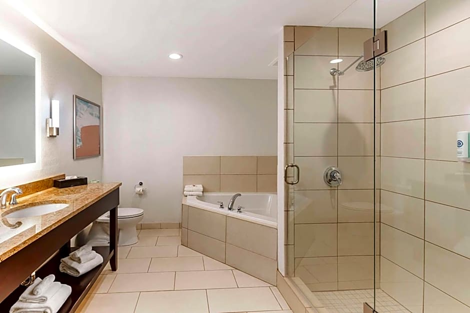 Comfort Inn & Suites Verona at Turning Stone Resort Casino