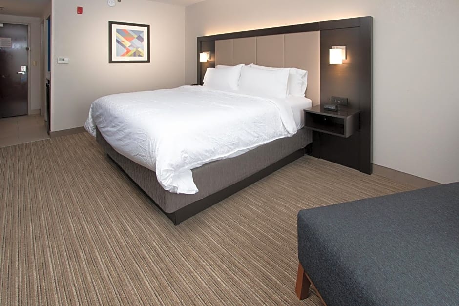 Holiday Inn Express Hotel And Suites Tupelo