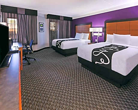 Double Room with Two Double Beds and Bath Tub - Mobility/Hearing Accessible - Non-Smoking