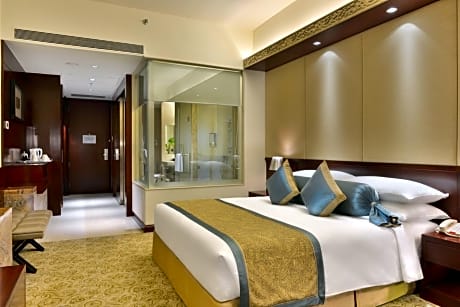 Standard King Room - Disability Access& 20% discount on Spa, Food & Beverage &Laundry