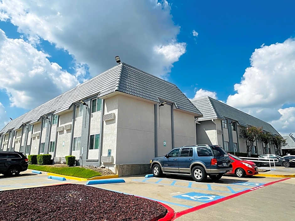 Motel 6-Duncanville, TX - Dallas