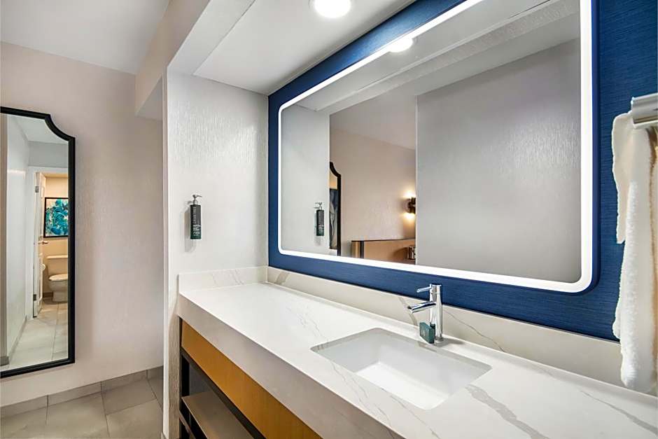 DoubleTree By Hilton Buffalo Amherst