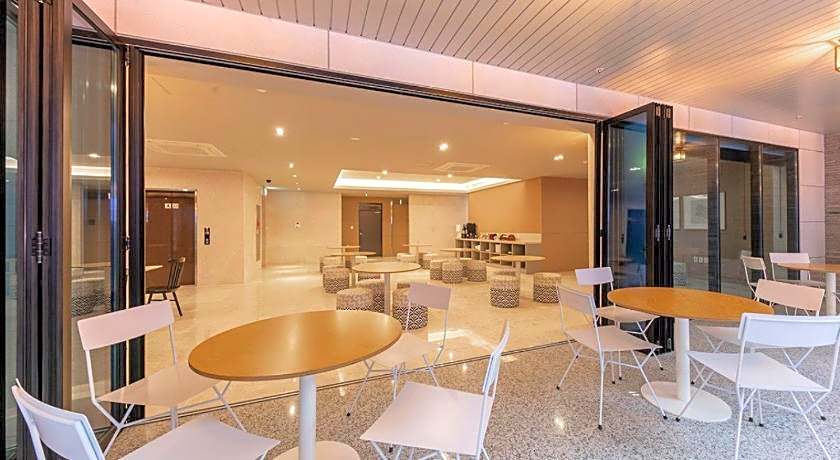 Brown-Dot Hotel Deokcheon