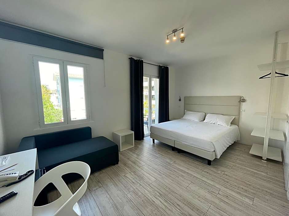 Hotel Athena
