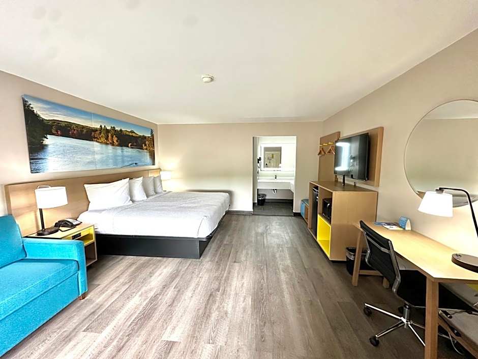 Days Inn & Suites by Wyndham Bossier City - Casino Area