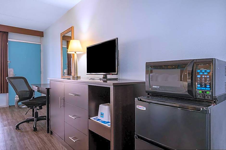 Days Inn by Wyndham Perrysburg/Toledo