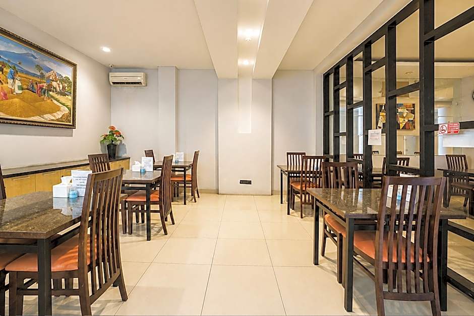 Townhouse Oak Hotel Niaga Surabaya