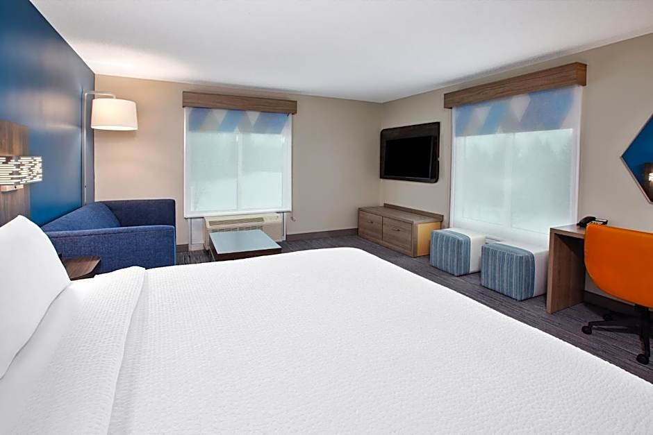 Holiday Inn Express Hotel & Suites Grand Rapids-North By IHG