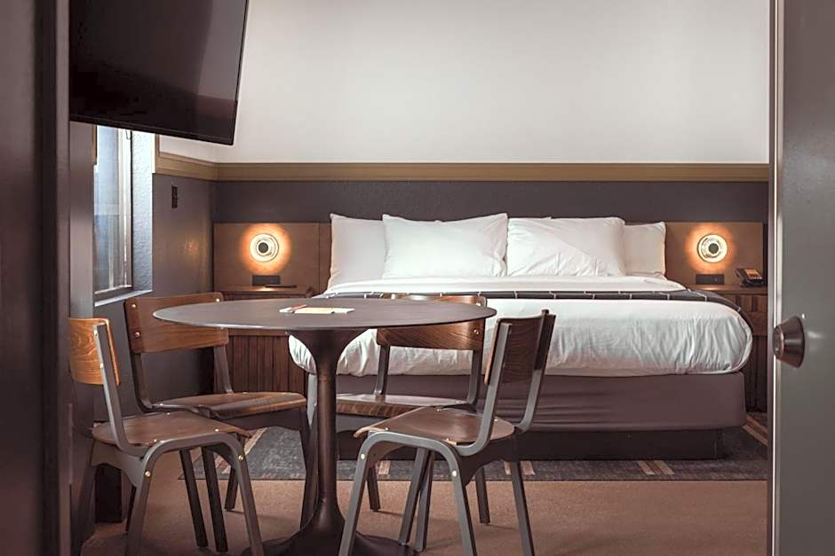 The Ozarker Lodge