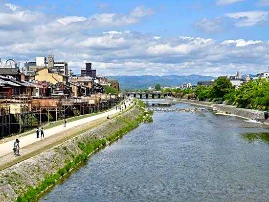 Emi  -2 minutes from Emisu-cho Station!