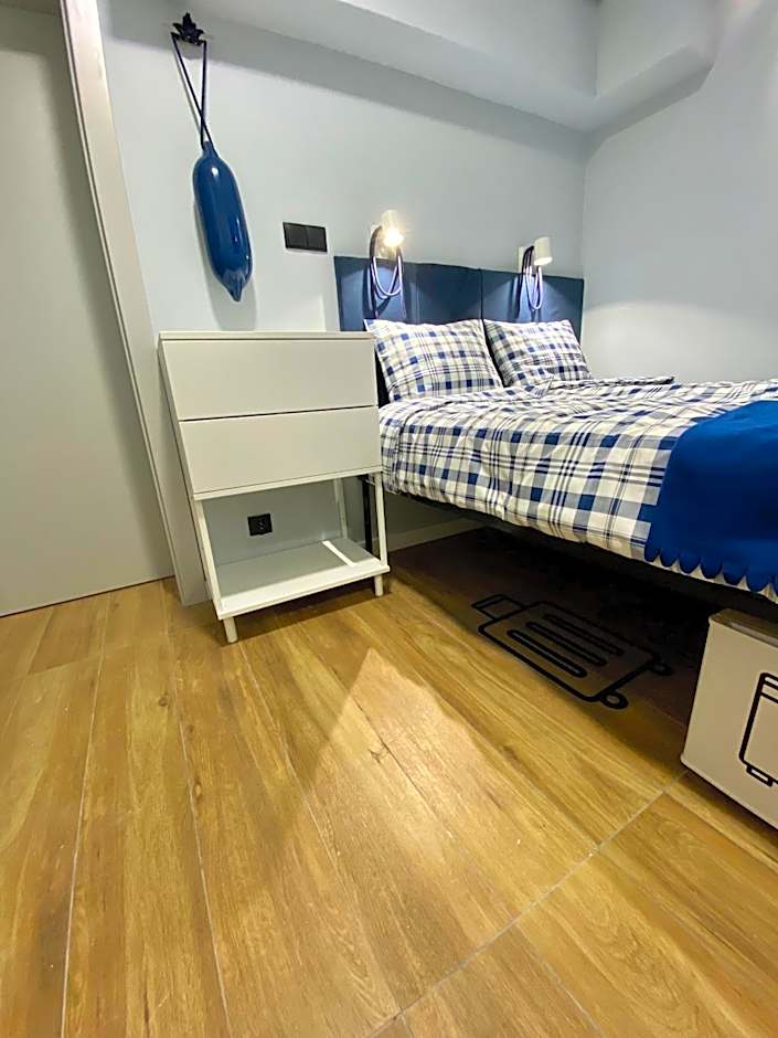 Thruster - Rooms, Kitchen, Chill-Out Zone-Netflix, Lobby-Netflix