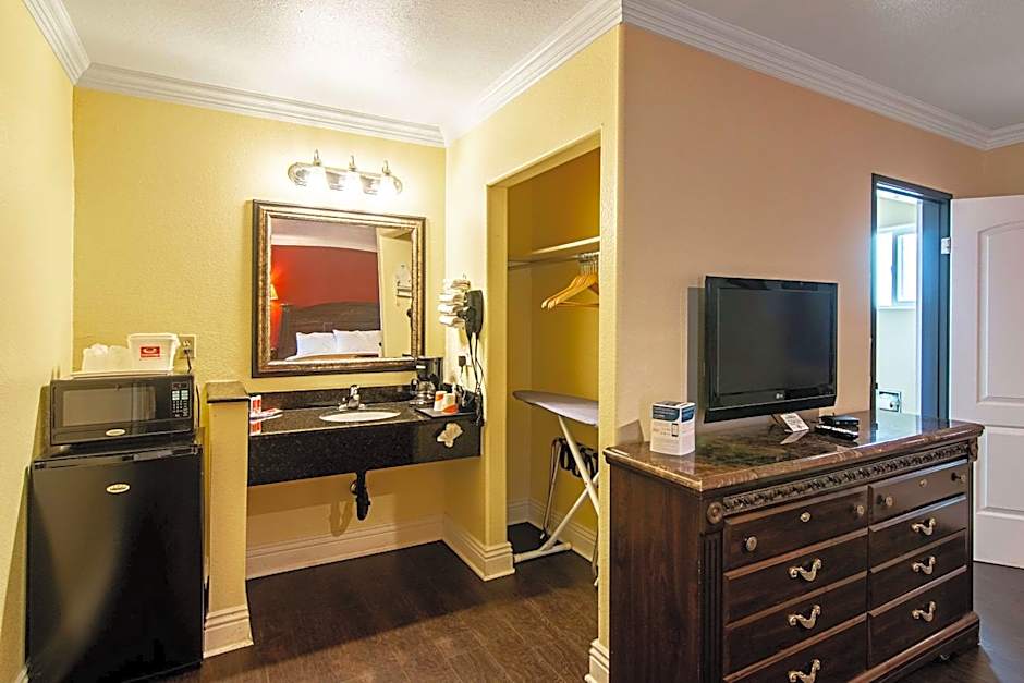 Econo Lodge Long Beach I-405