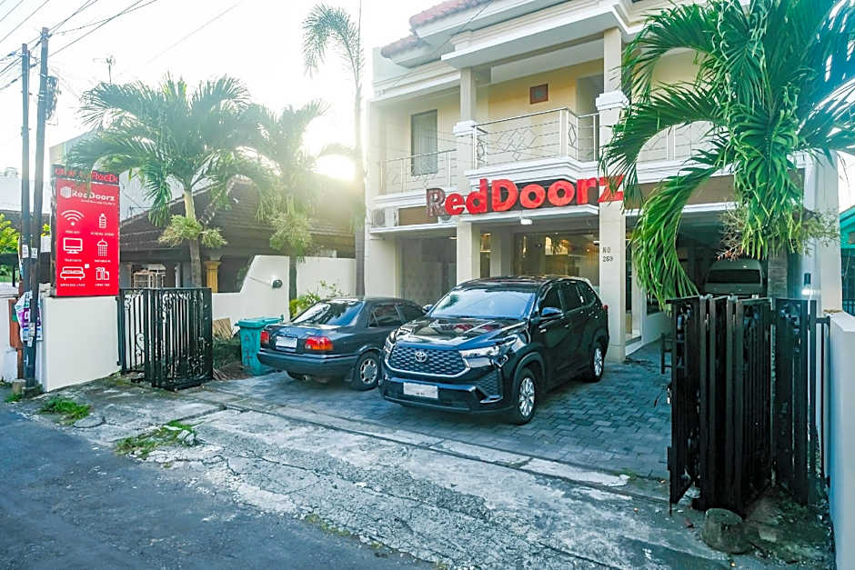 RedDoorz Syariah near Jogja City Mall 2