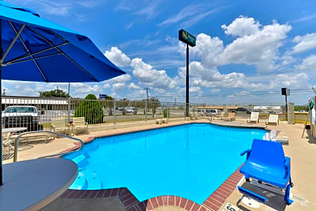 Quality Inn Gonzales