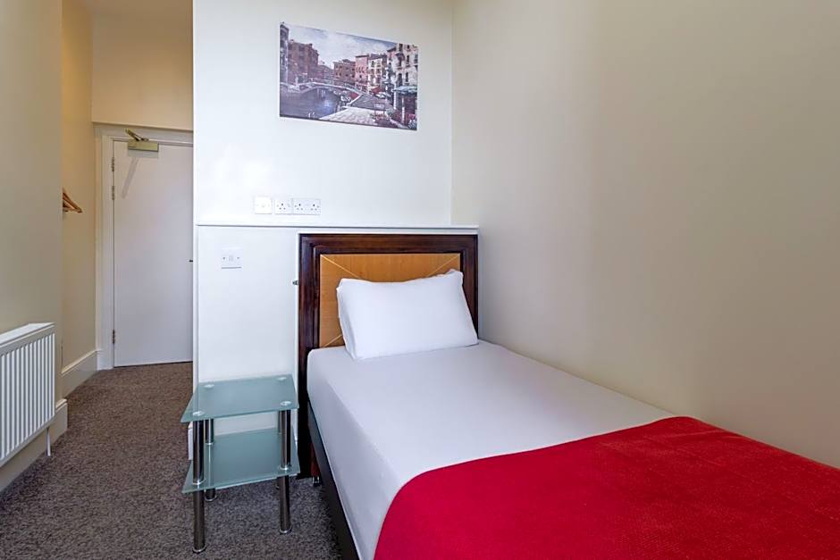 The Grand Burstin Hotel