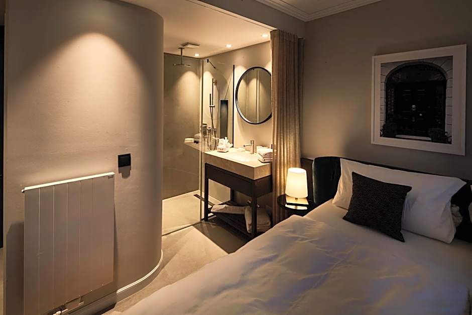 Clounys Hotel