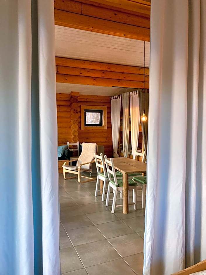 Mountain Log Cabin O Lobo