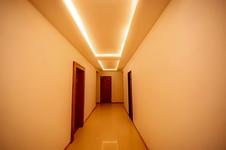 SHREE LAXMINARAYAN LODGE 
