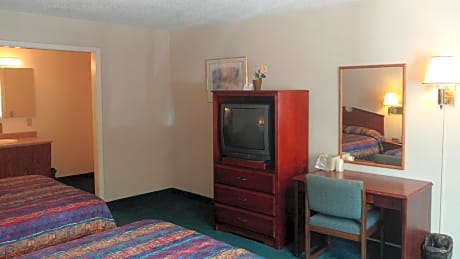2 Queen Beds Non Smoking